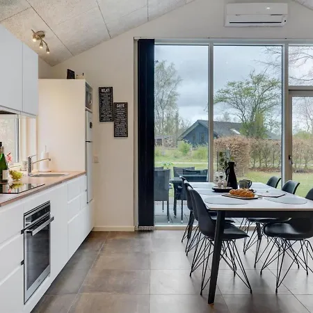 בית נופש Sunja - 450m From The Sea In Djursland And Mols By Interhome *