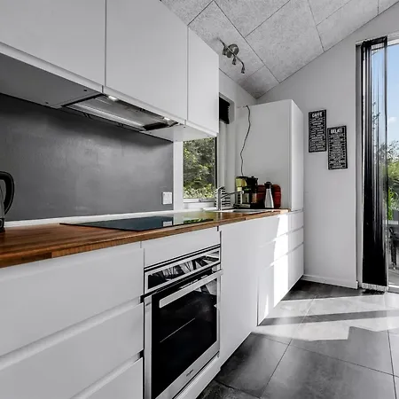 Sunja - 450m From The Sea By Interhome